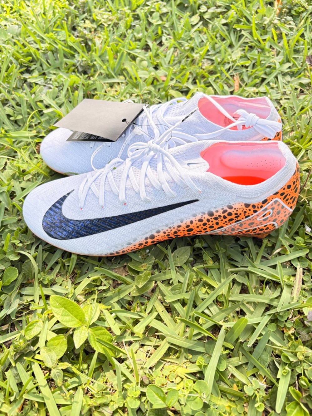 Nike White Soccer Cleats -Mercurial Vapor 16 Elite Soccer cleat.